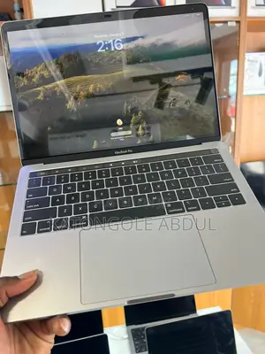 New Laptop Apple MacBook Pro 2019 16GB Intel Core I9 SSD 512GB