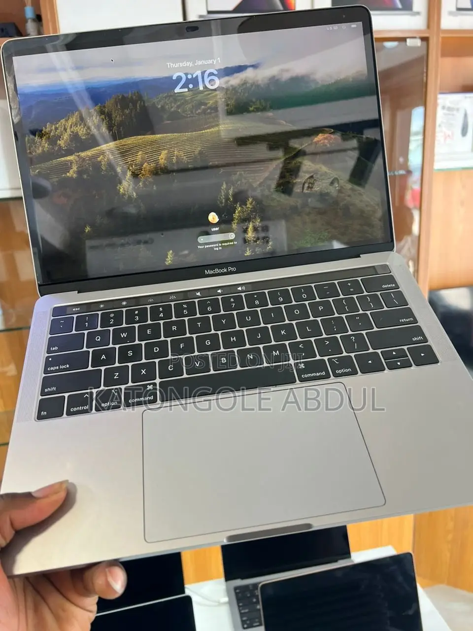 New Laptop Apple MacBook Pro 2019 16GB Intel Core I9 SSD 512GB