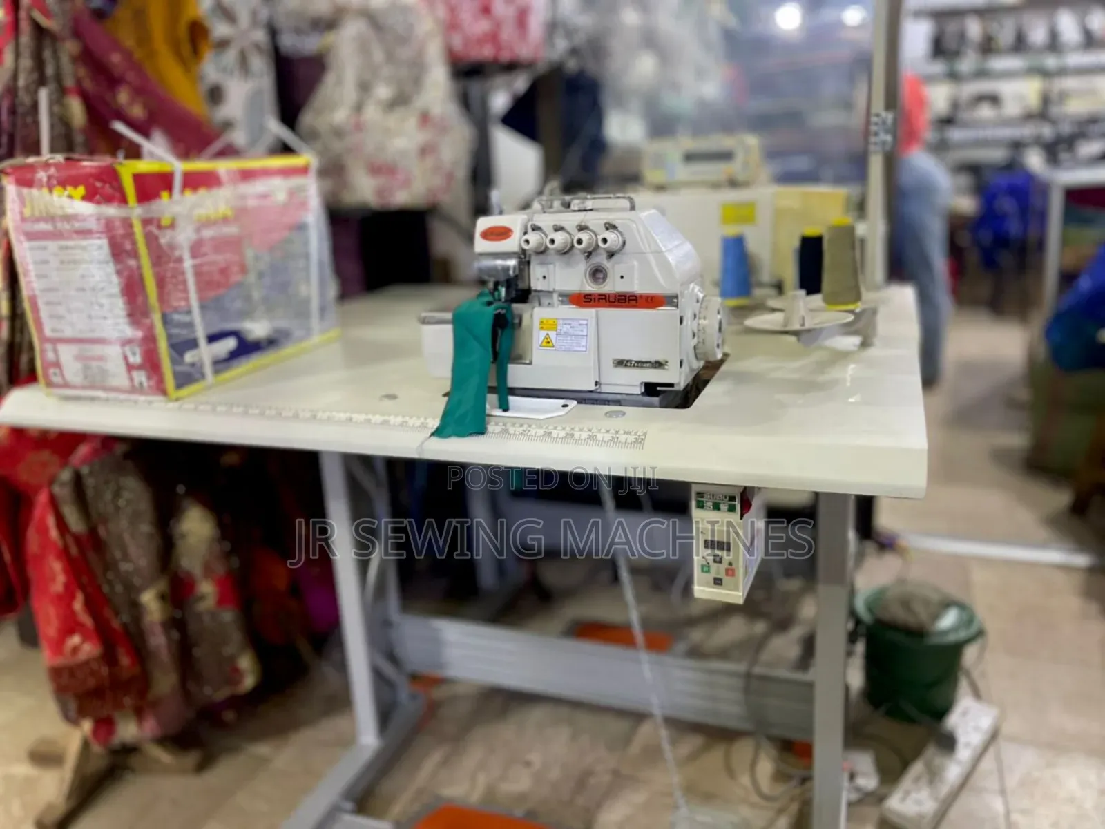 Overlock Computerized Industrial Sewing Machine