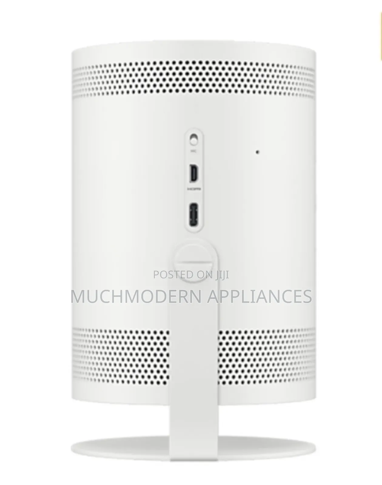 Samsung Smart Portable Projector, 30-100′′ (SPLSP3BLA)