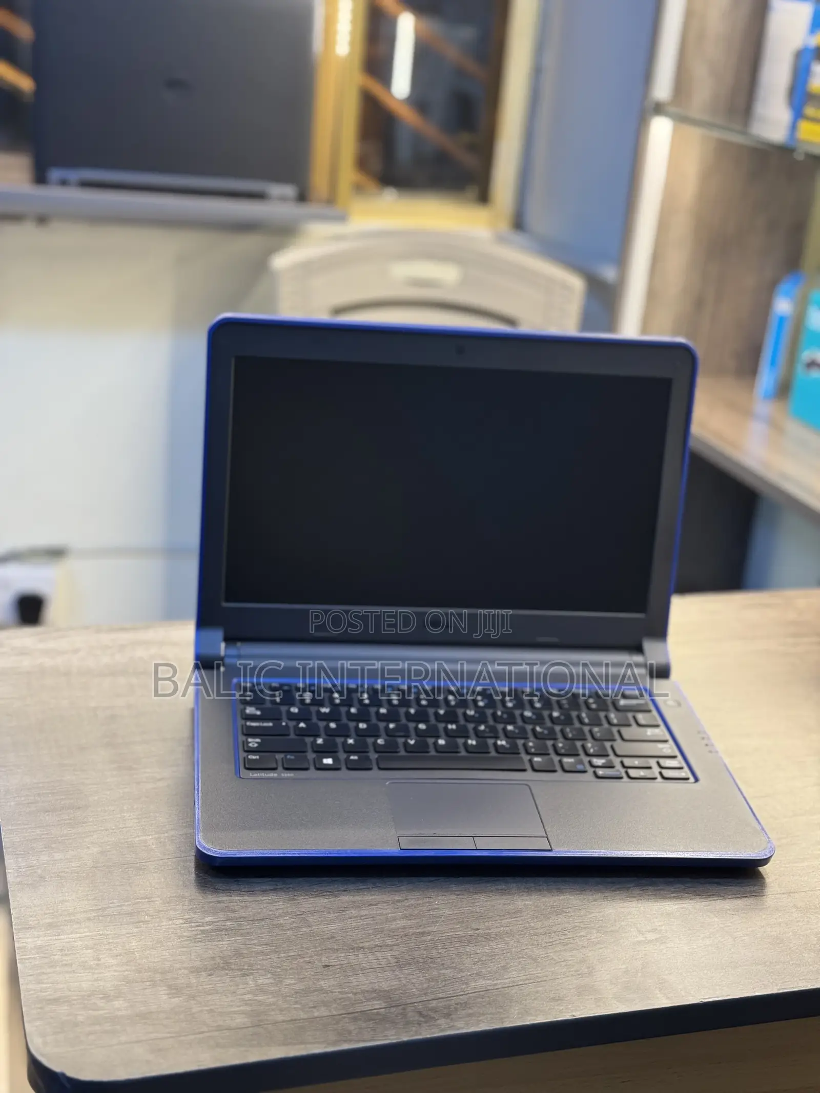 Laptop Dell Latitude 3350 4GB Intel Core I3 HDD 500GB
