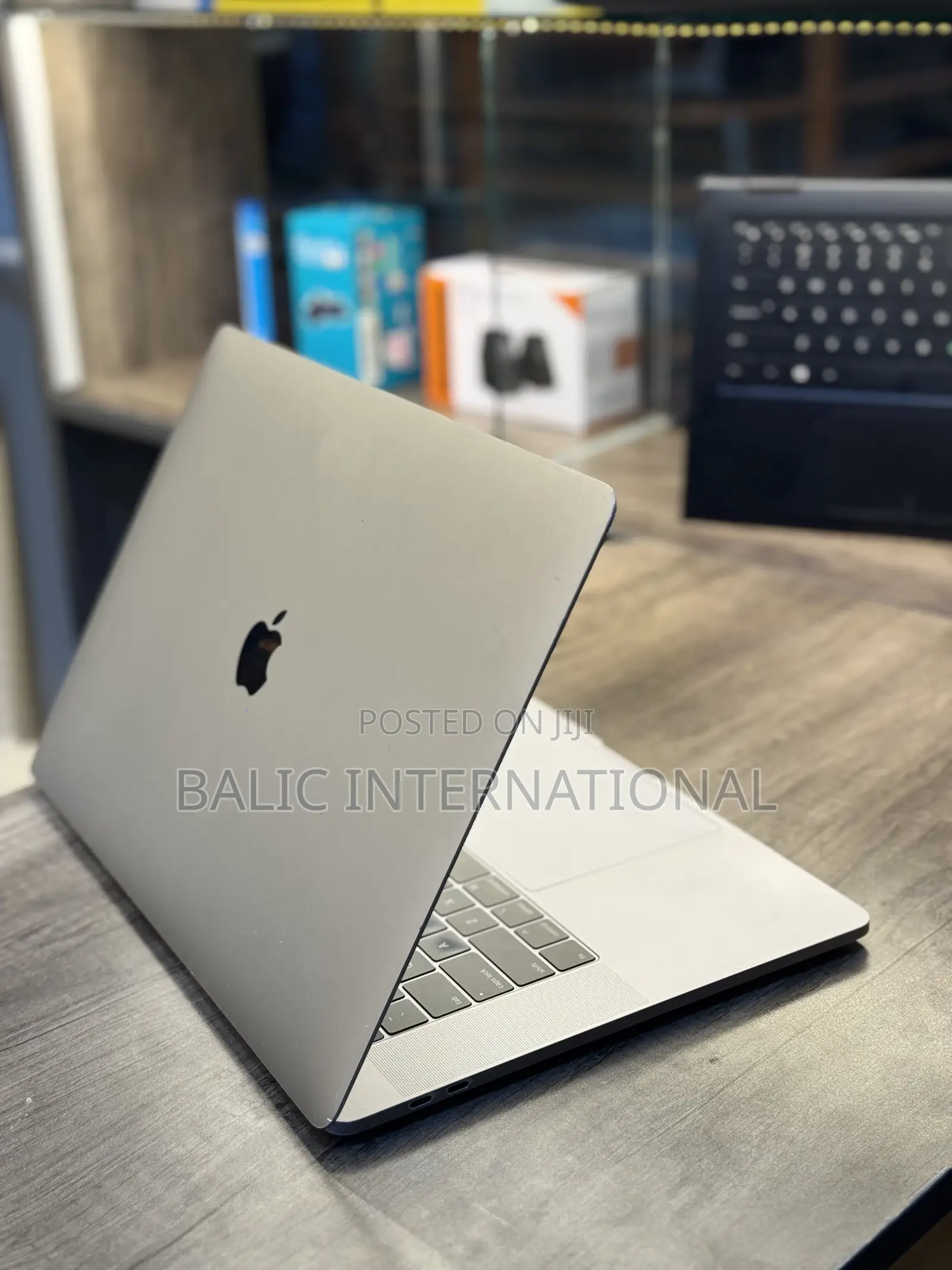 Laptop Apple MacBook Pro 2019 32GB Intel Core I9 SSD 512GB