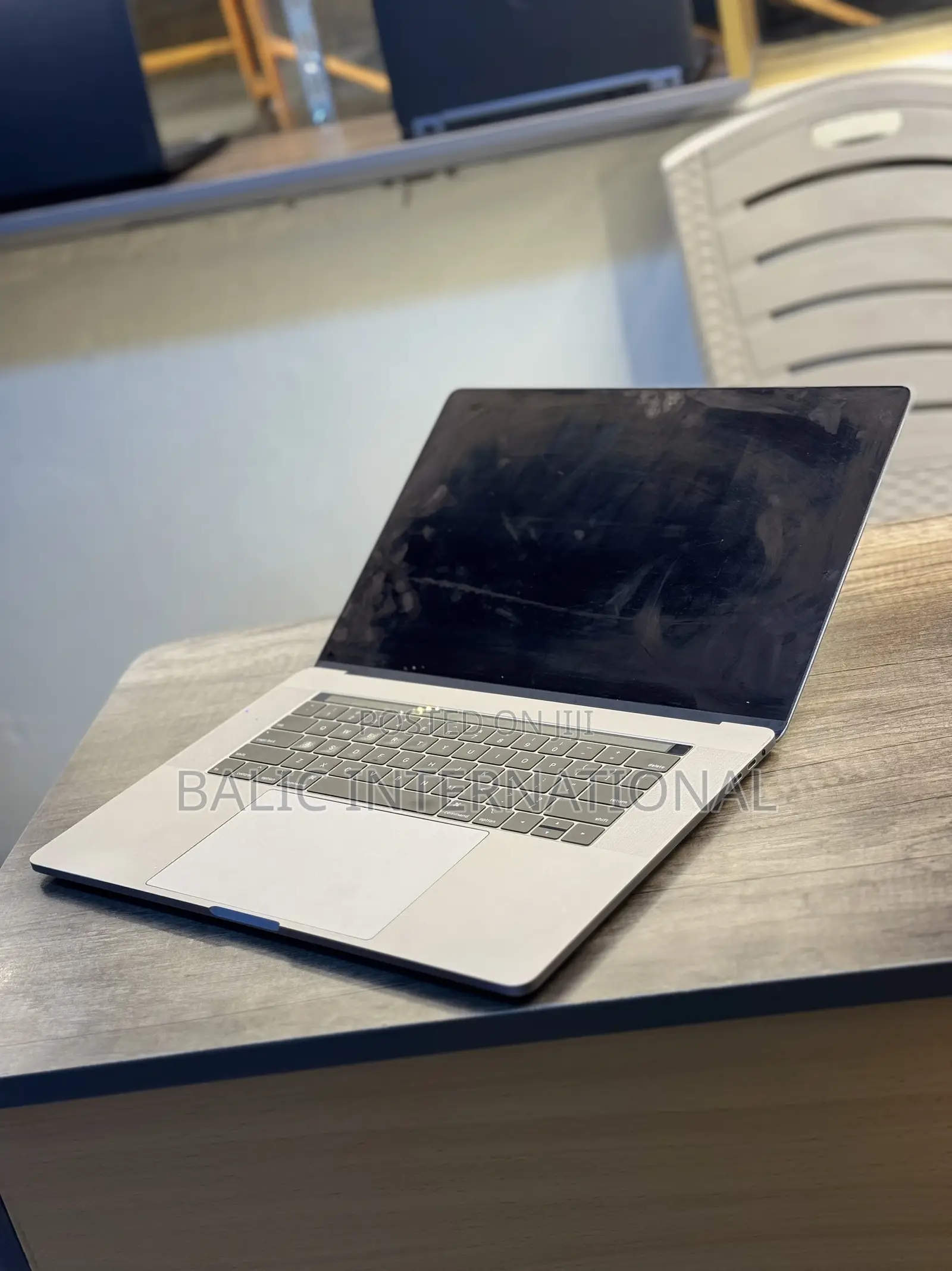 Laptop Apple MacBook Pro 2019 32GB Intel Core I9 SSD 512GB