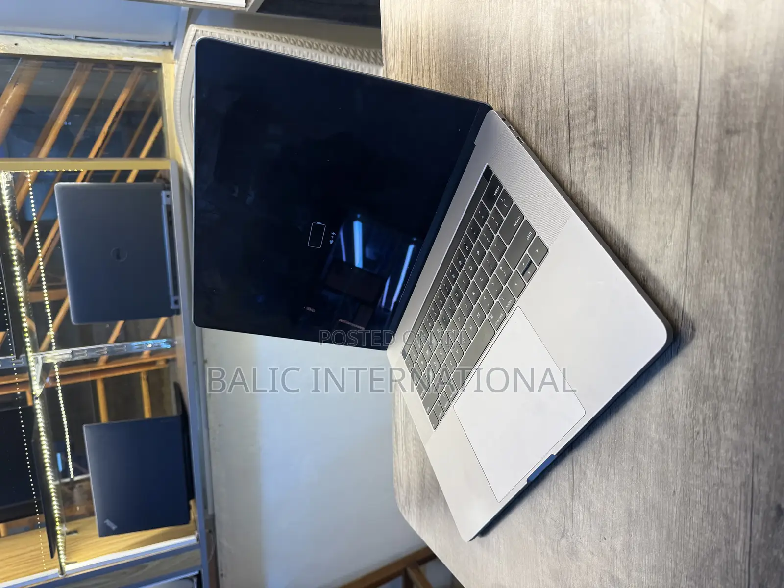 Laptop Apple MacBook Pro 2019 32GB Intel Core I9 SSD 512GB