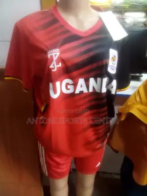 Uganda Cran Red Color