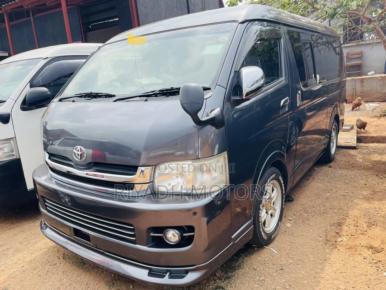 Toyota HiAce 2011 Black