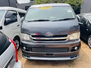 Toyota HiAce 2011 Black