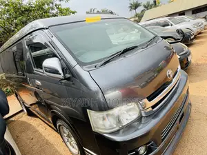 Toyota HiAce 2011 Black