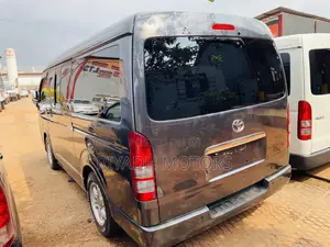 Toyota HiAce 2011 Black