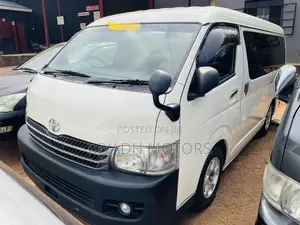 Toyota HiAce 2010 White