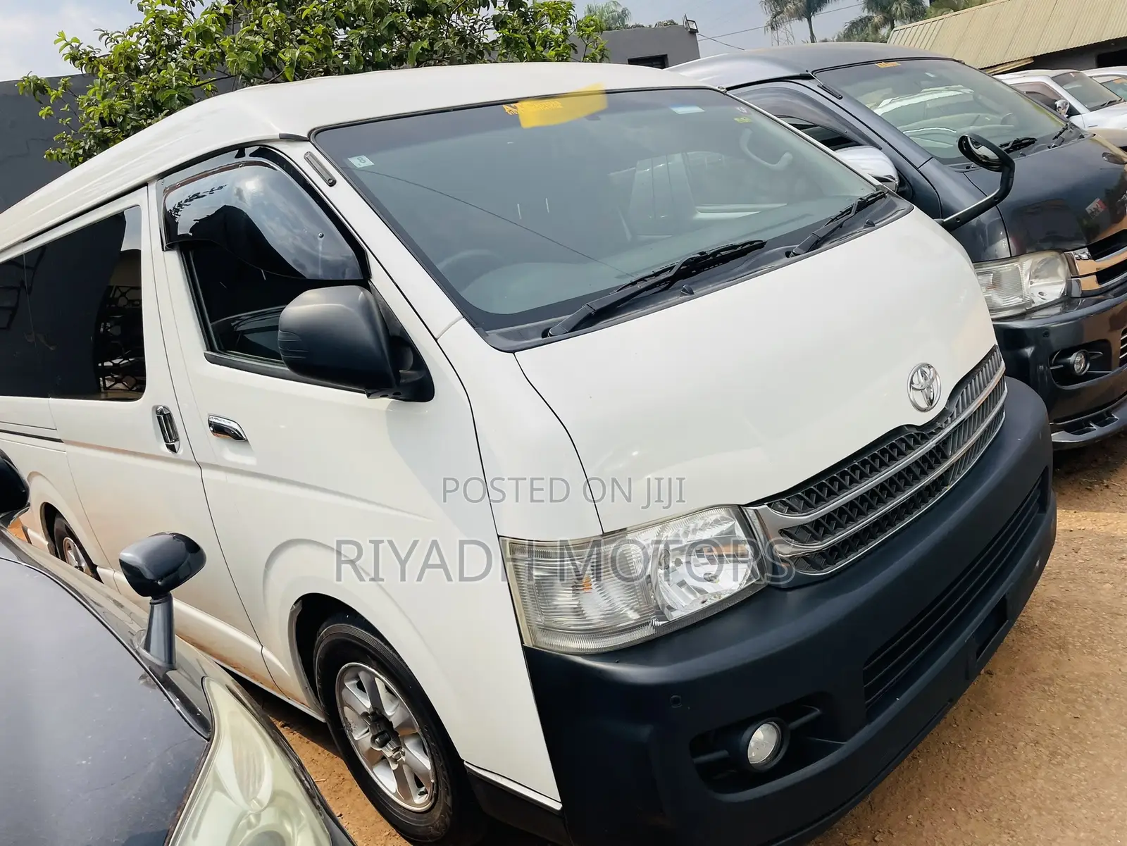 Toyota HiAce 2010 White