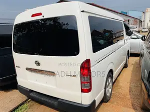 Toyota HiAce 2010 White