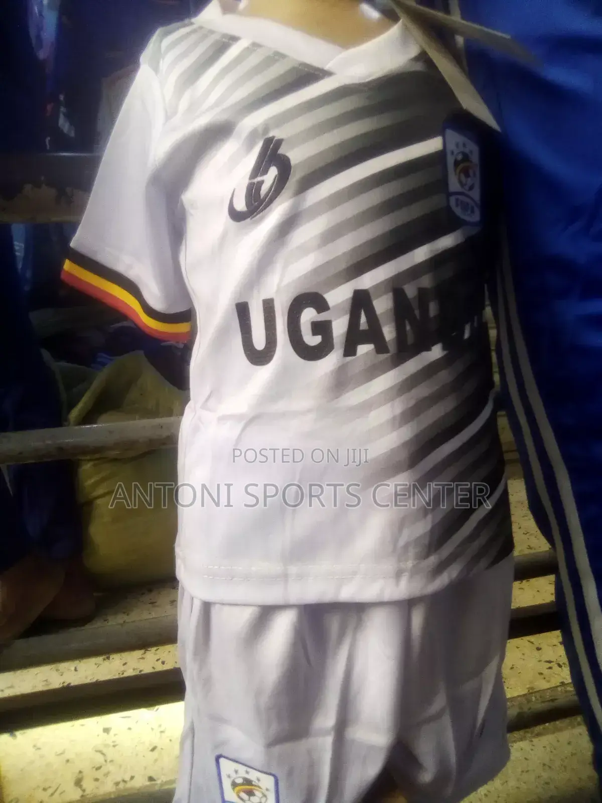 Uganda Cran White Color
