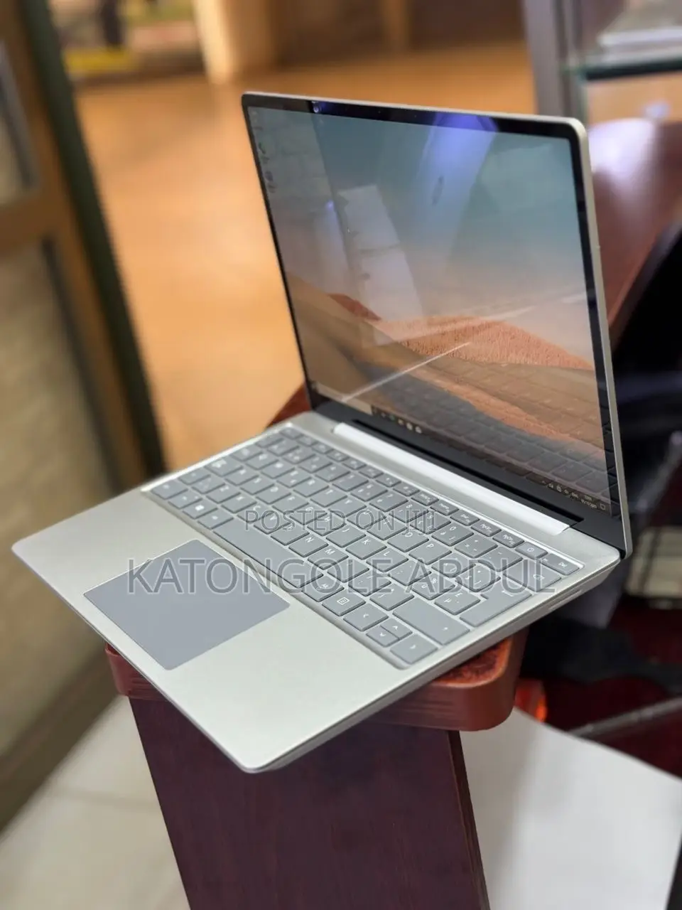 New Laptop Microsoft Surface 8GB Intel Core I5 SSD 256GB