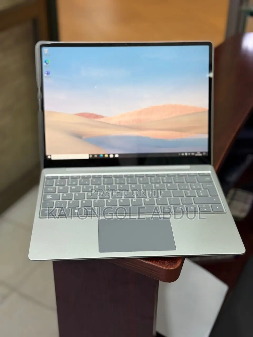 New Laptop Microsoft Surface 8GB Intel Core I5 SSD 256GB