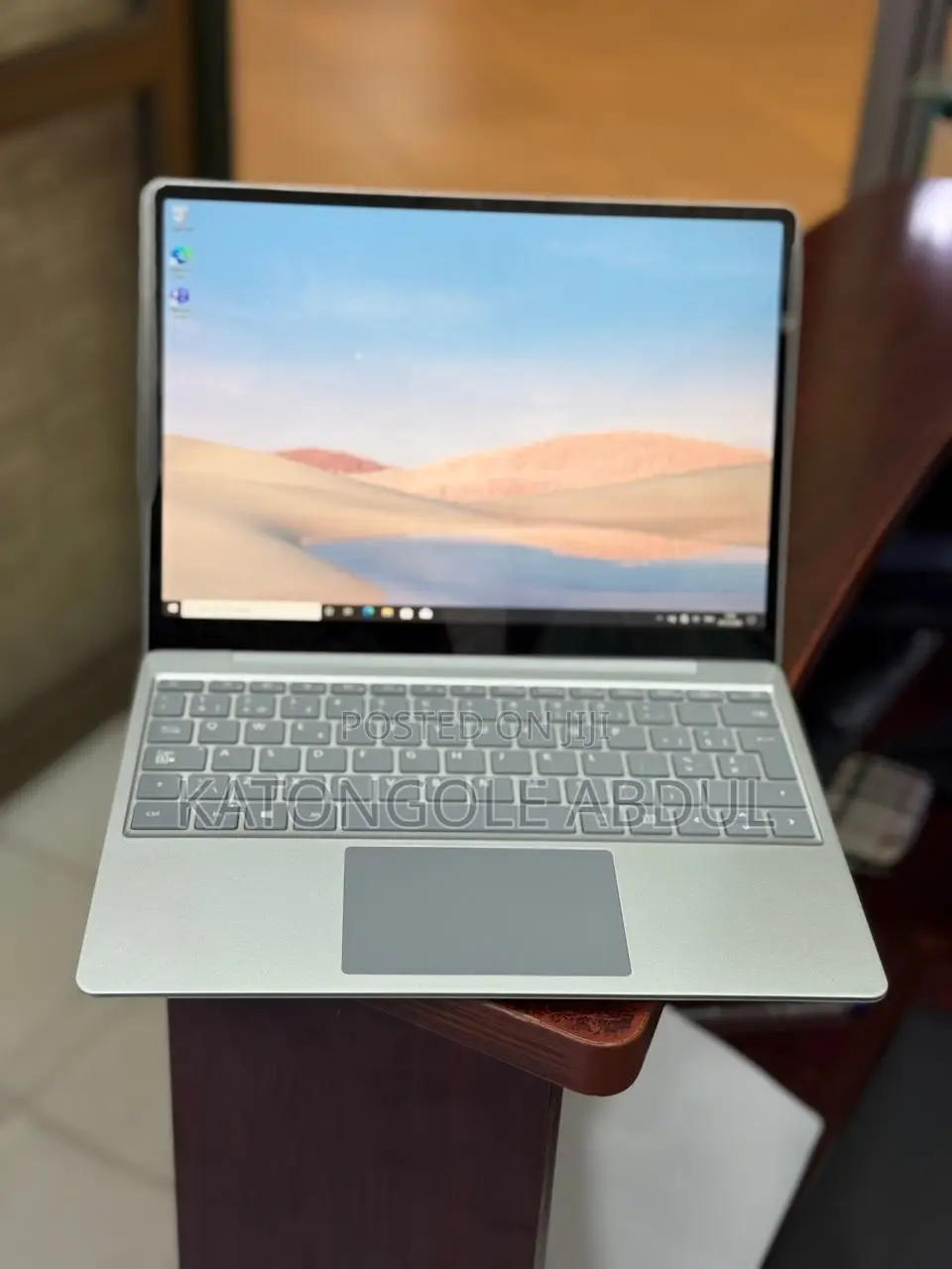 New Laptop Microsoft Surface 8GB Intel Core I5 SSD 256GB