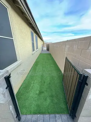 Compound Grass Carpet