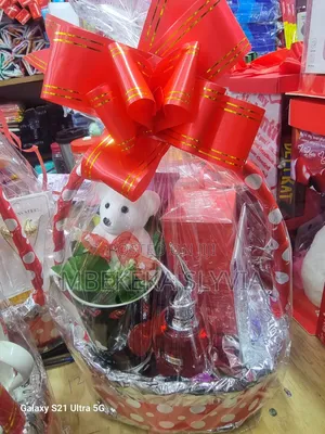 Valentine Gifts,Flowers,Cups Dolls This Valentine Season