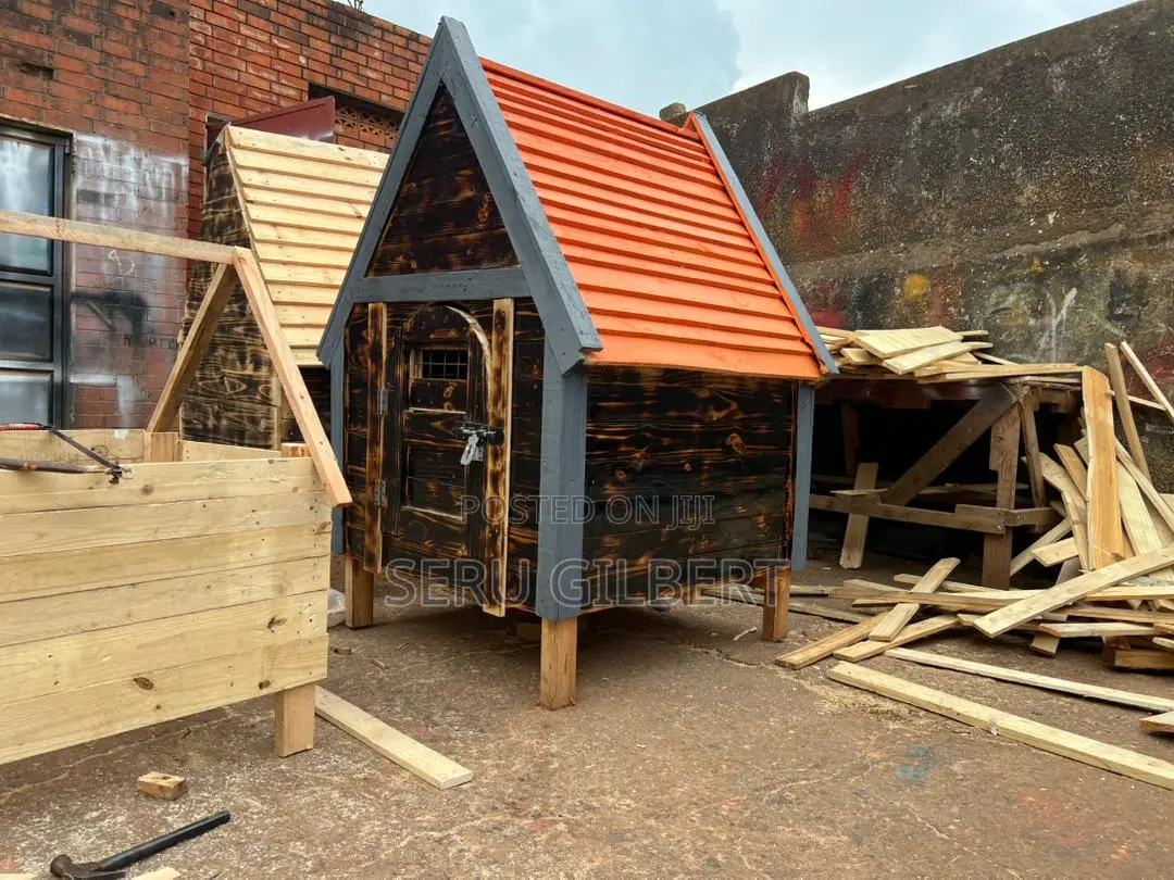 JHHB Nice Dog House