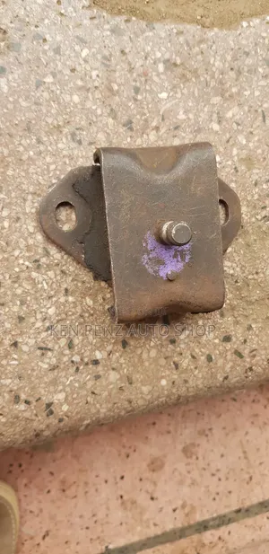 Isuzu Elf Engine Mountings