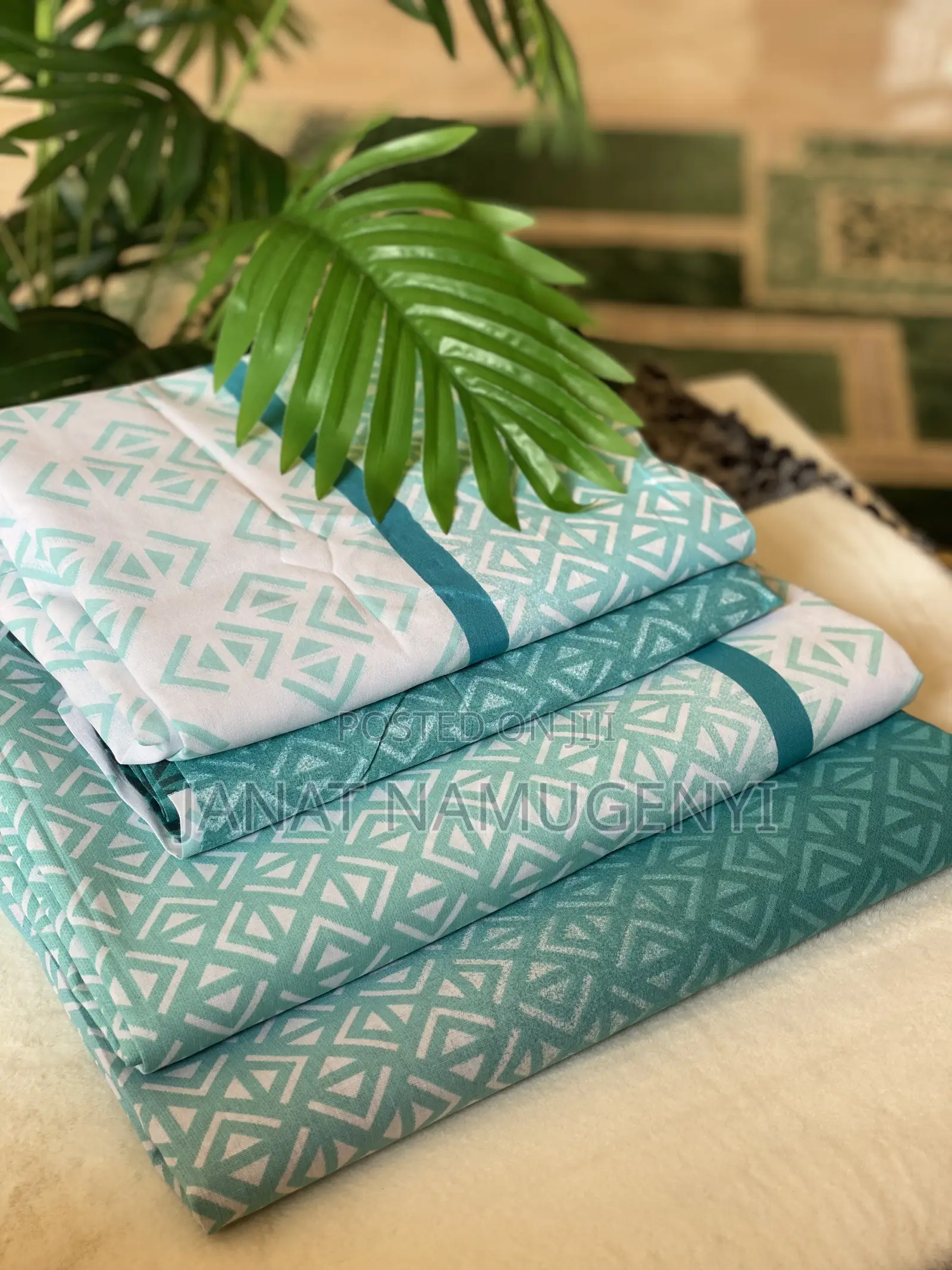 2 Bedsheets 4 Pillows Cases