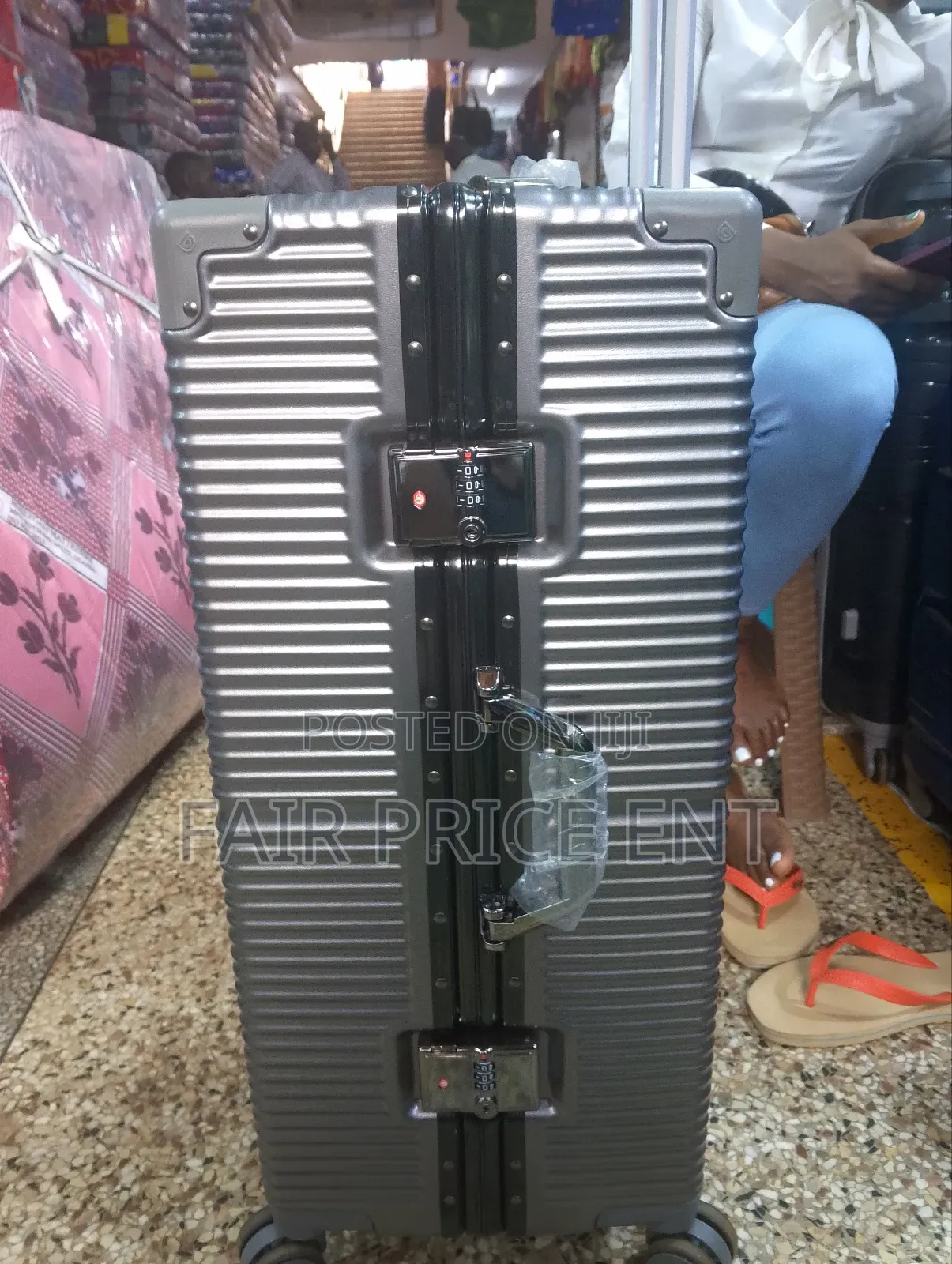 Noble Lock Plastic Aluminium Suitcase. Extra Large. ( Gray)