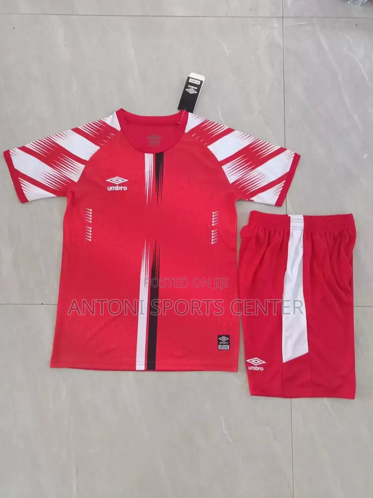 Umbro Plain Red