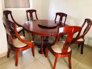 Round Dinning Table in 6 Seats