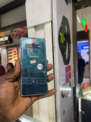 New Samsung Galaxy S10 128 GB Green