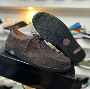Classic Original Clarks Closed Shoes