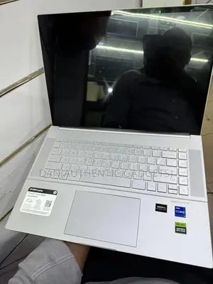 Laptop HP Envy 16 Gaming 16-H1023dx 16GB Intel Core I7 SSD 1T