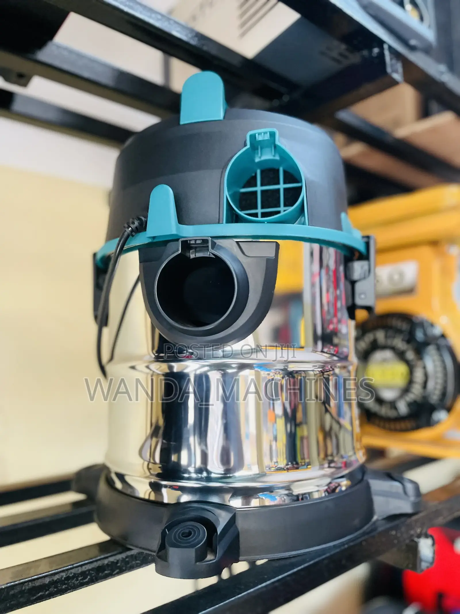 Vacuum Cleaner 10lt