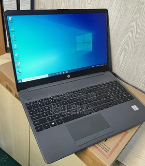 Laptop HP 250 G8 8GB Intel Core I7 HDD+SSD 256GB