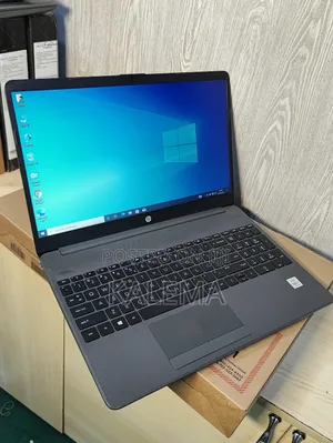 Laptop HP 250 G8 8GB Intel Core I7 HDD+SSD 256GB