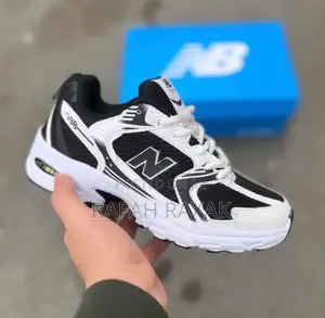 Original Unisex Black/White New Balance 530 Sneaker