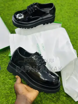 Original Luxurious Designer Bottega Venata Shinny Shoes