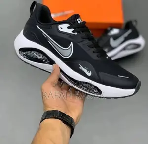 Black/White Nike Air Zoom Winflow Running Trainer Sneakers