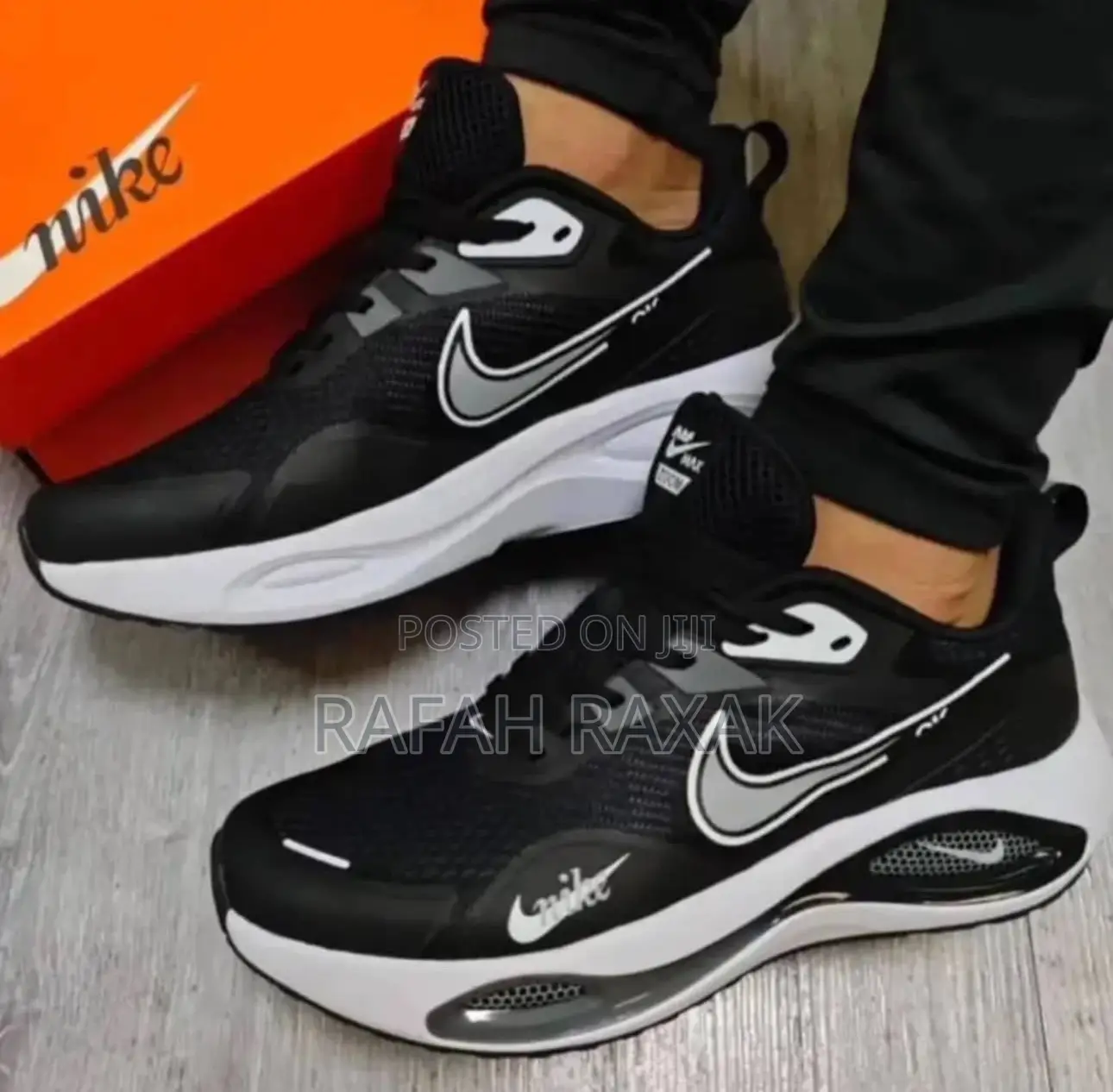 Black/White Nike Air Zoom Winflow Running Trainer Sneakers