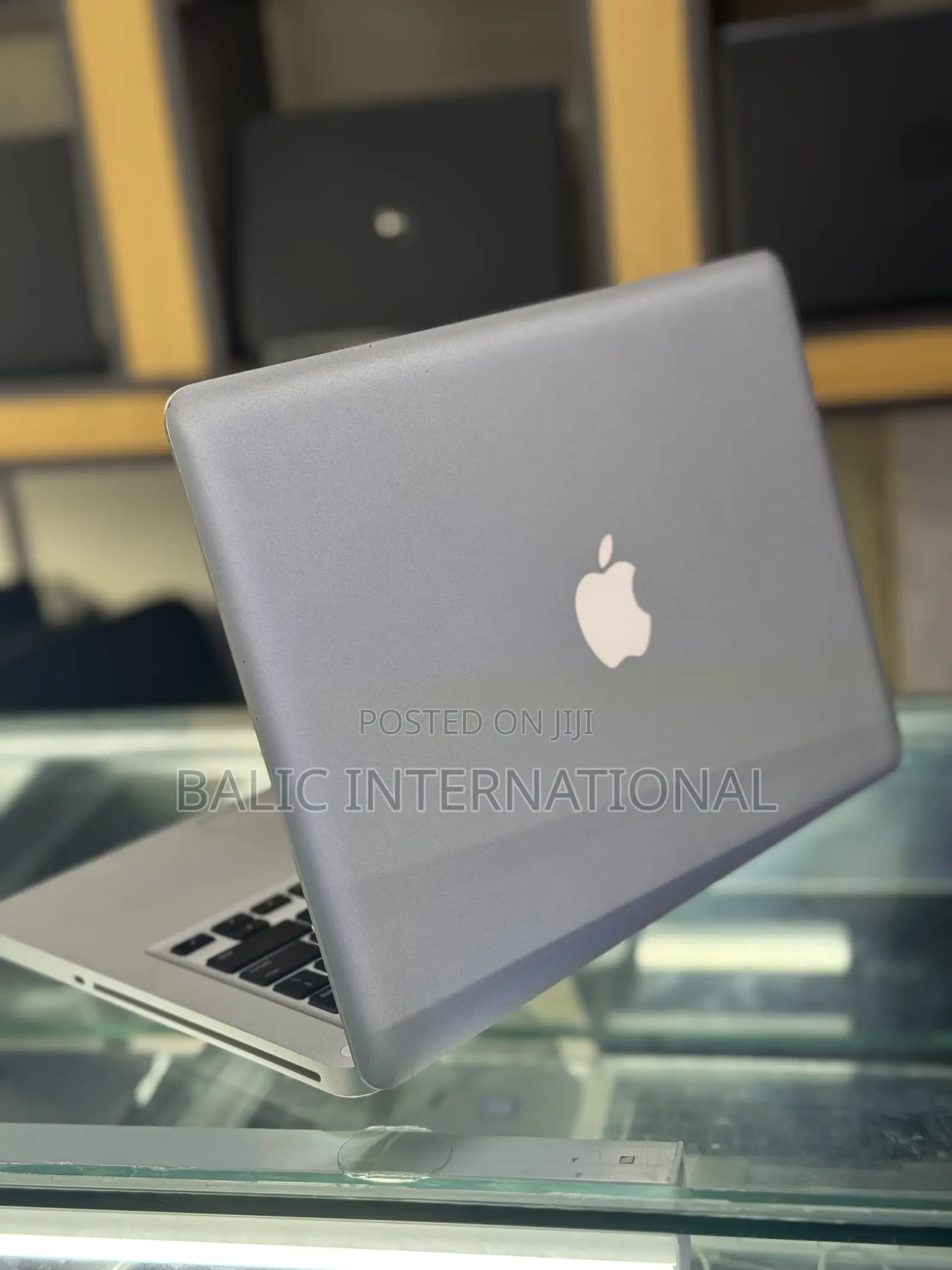 Laptop Apple MacBook 2012 8GB Intel Core I5 HDD 500GB