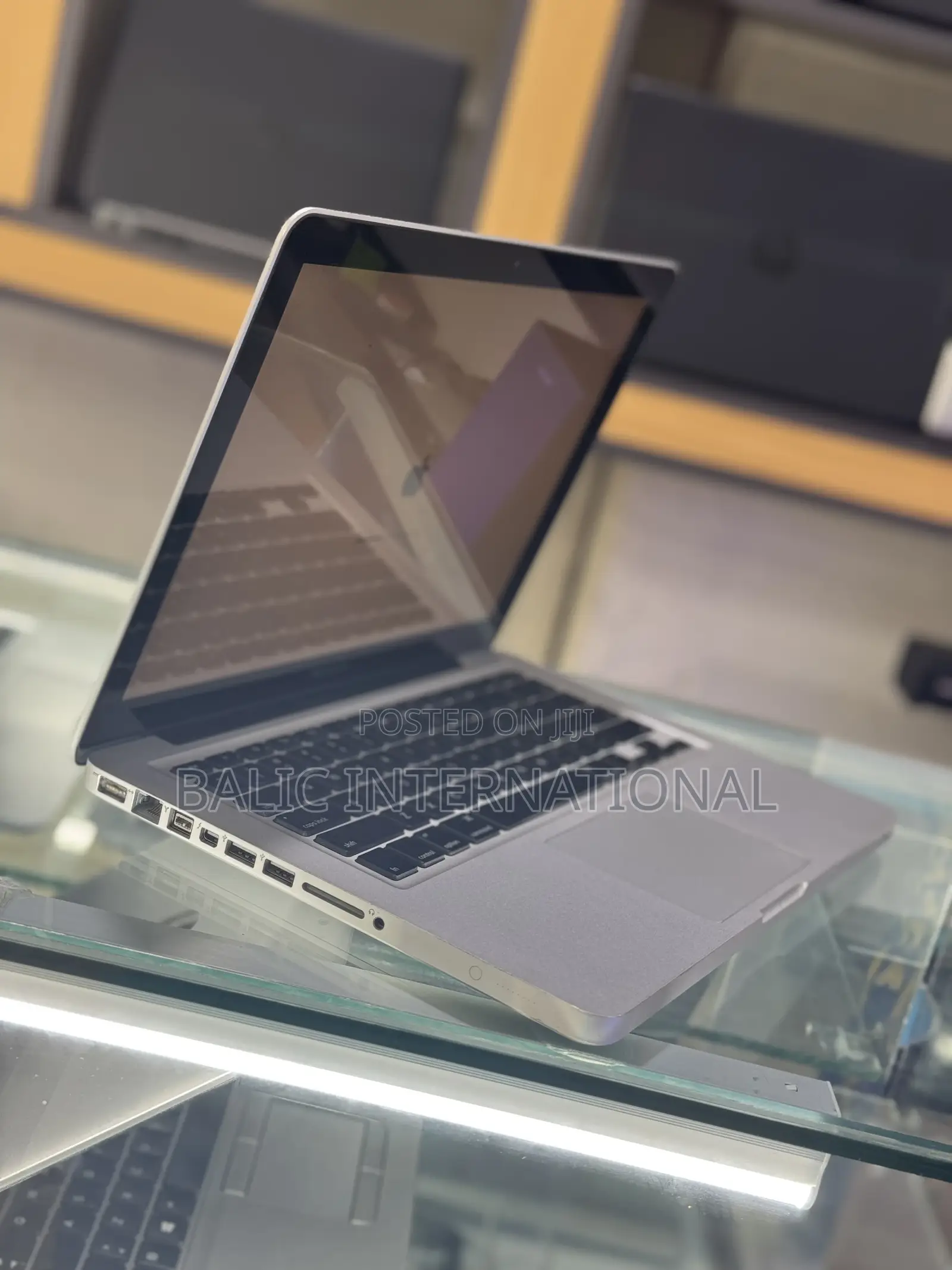 Laptop Apple MacBook 2012 8GB Intel Core I5 HDD 500GB