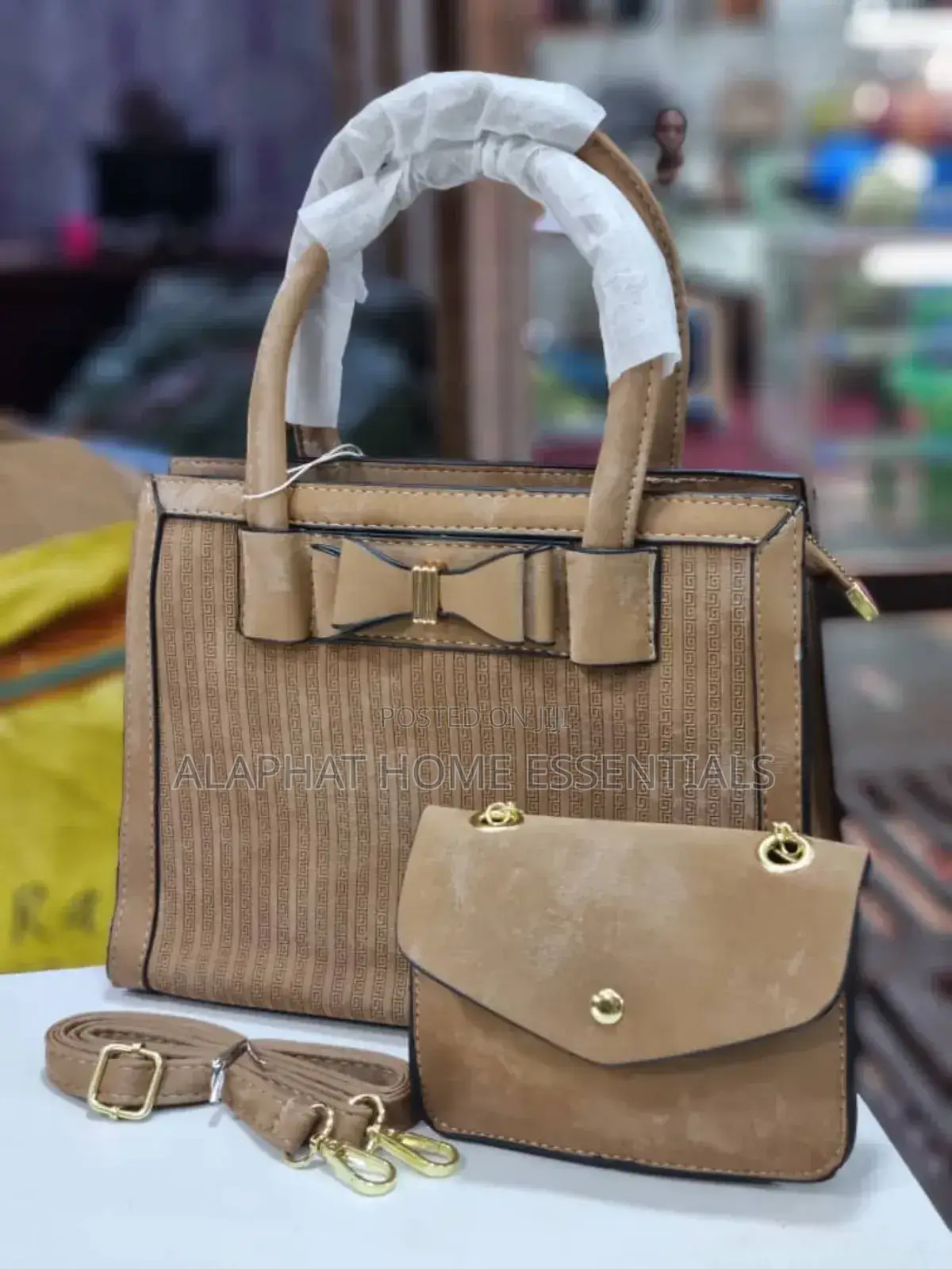 Xuan Lisa 3apc Leather Hand Bag