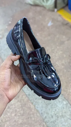 Ladys Classic Shiny Shoes