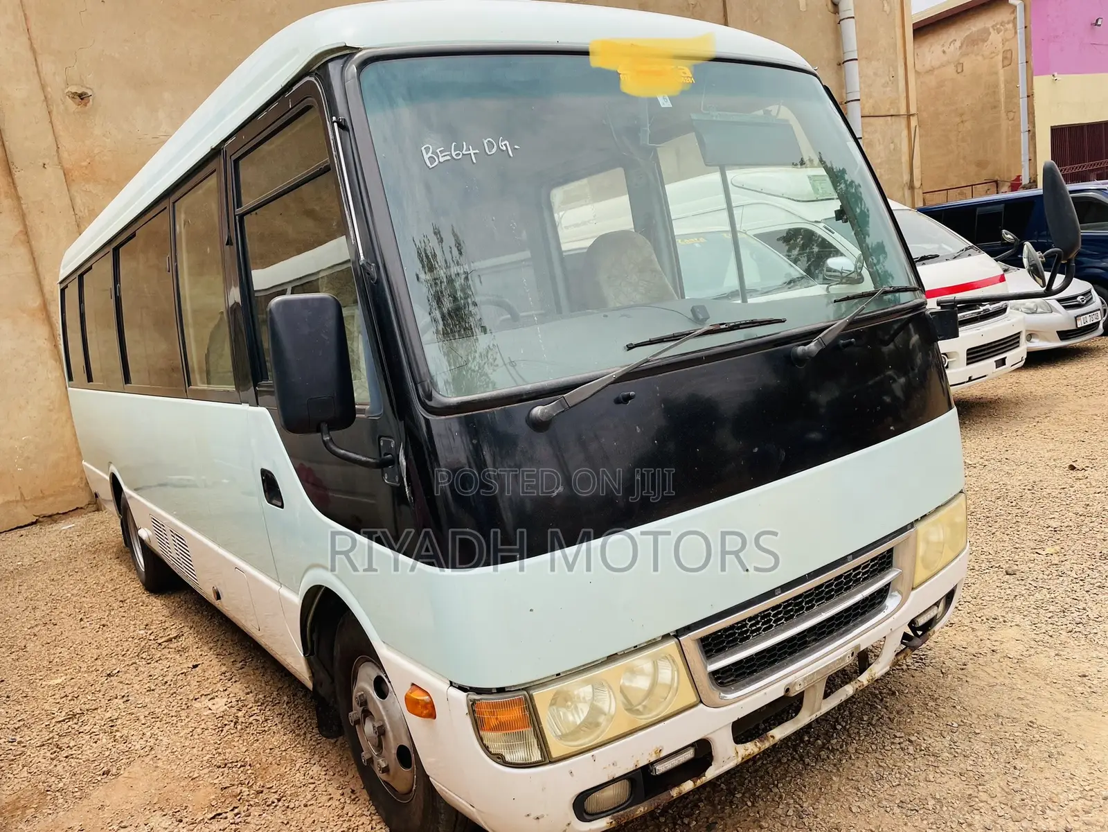 Mitsubishi Fuso Rosa 2010 White