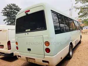 Mitsubishi Fuso Rosa 2010 White