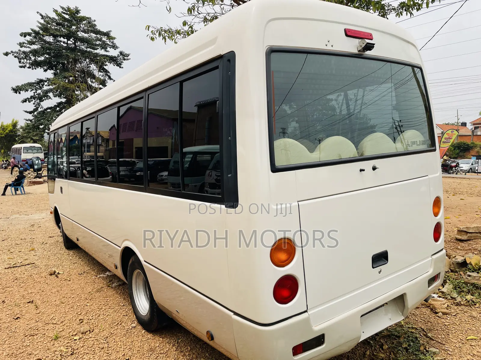 Mitsubishi Fuso Rosa 2011 Silver