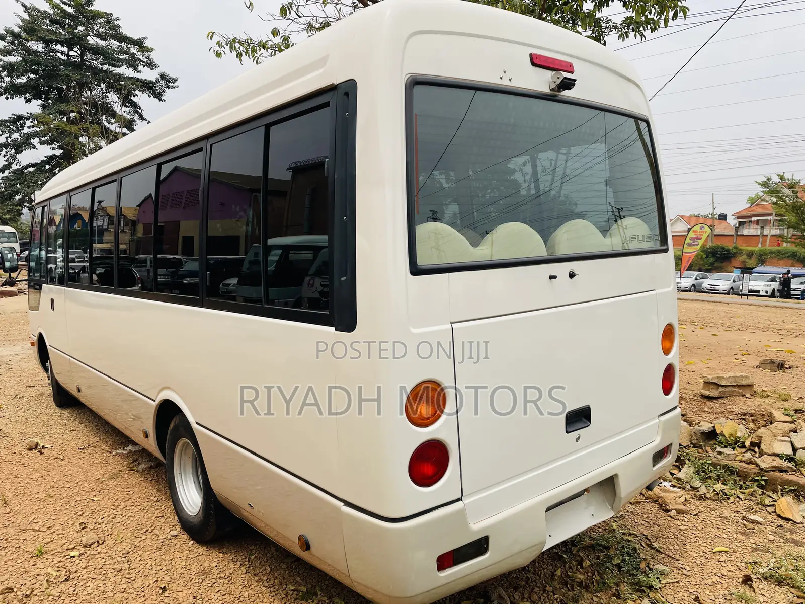 Mitsubishi Fuso Rosa 2011 Silver