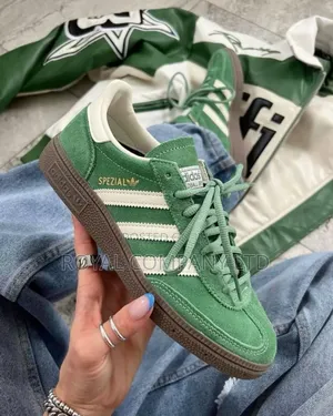 Addidas Sneakers
