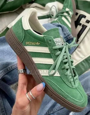 Addidas Sneakers