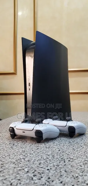 Uk Inported Ps5 Digital Color Black and One White Controller