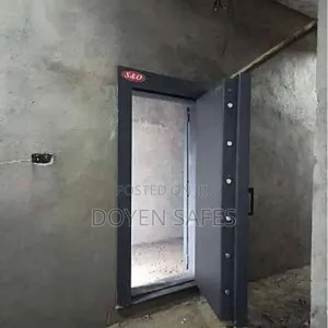 We Build Strong Rooms